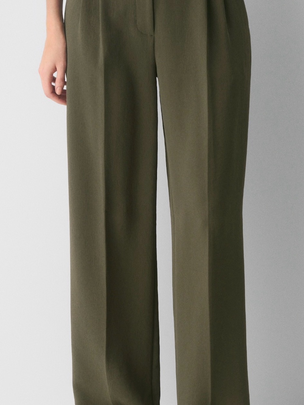 Aritzia Effortless Pant High Rise — LIKE NEW NEVER WORN
